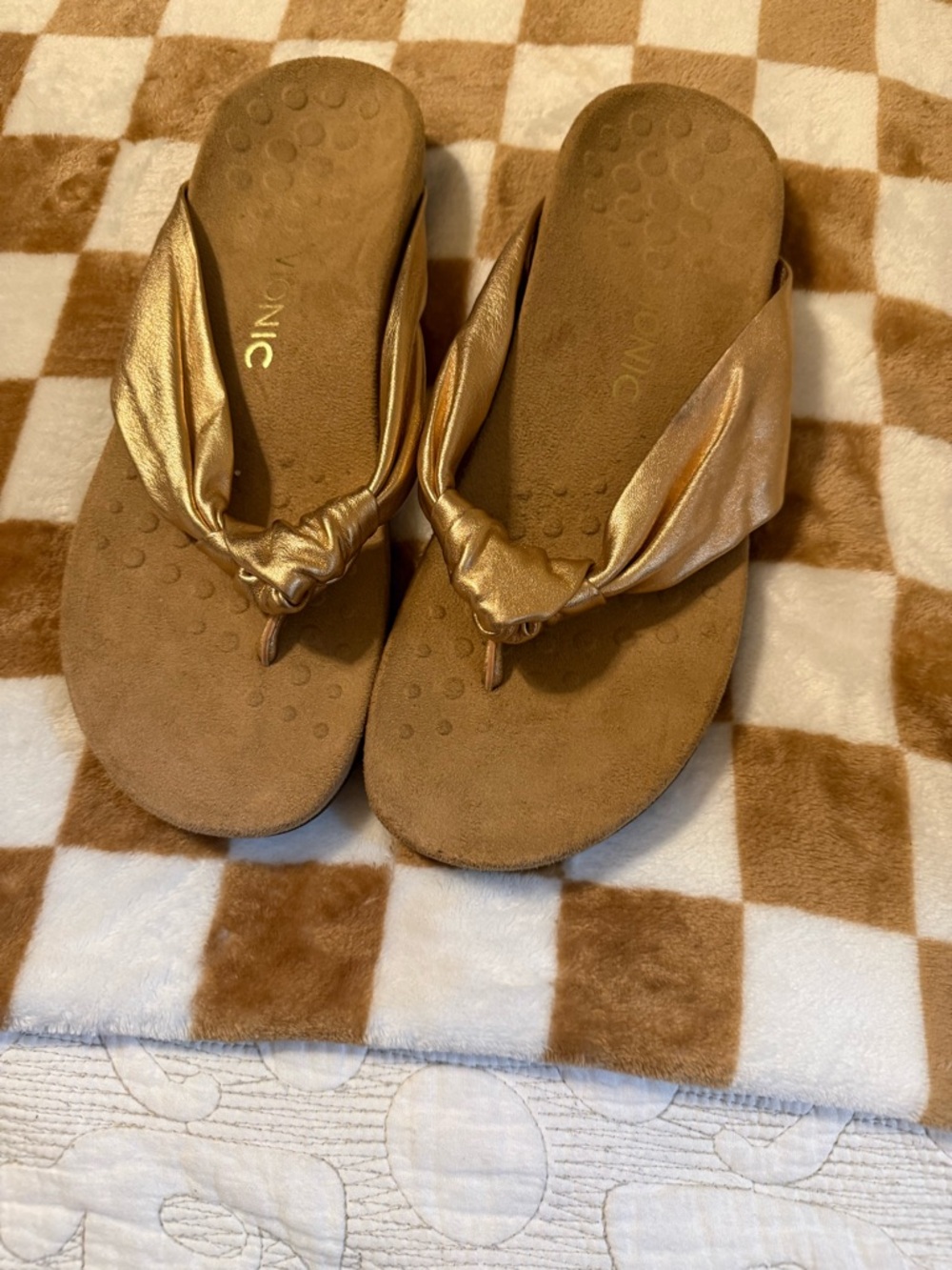 Vionic Metallic Gold Knotted Toe-Post Sandals - Women